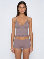 Conjunto de Pijama de Camisola y Short con Borde de Encaje, color lavanda