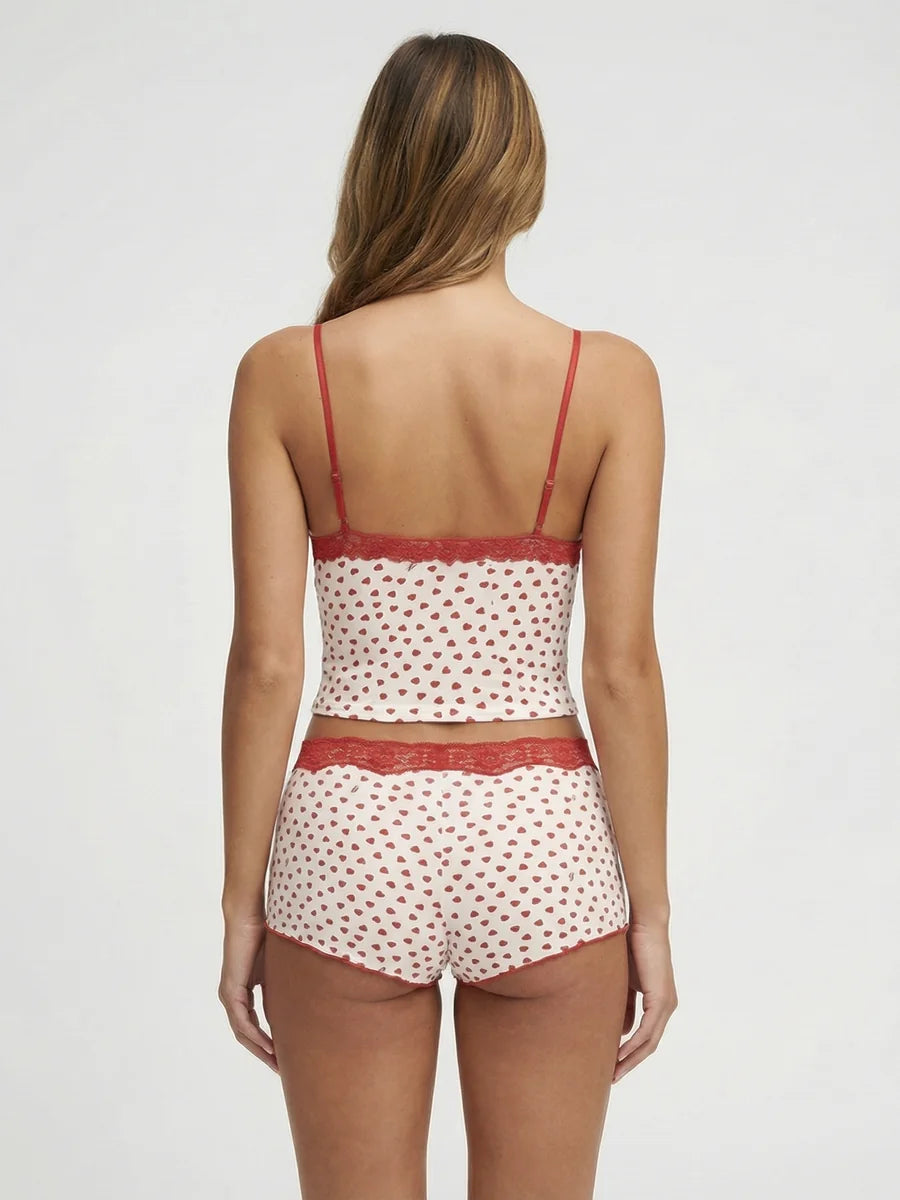 Conjunto de Pijama con Corazones y Detalles de Encaje