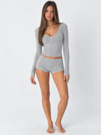 Conjunto de Pijama Acanalado con Top Henley y Short, color gris