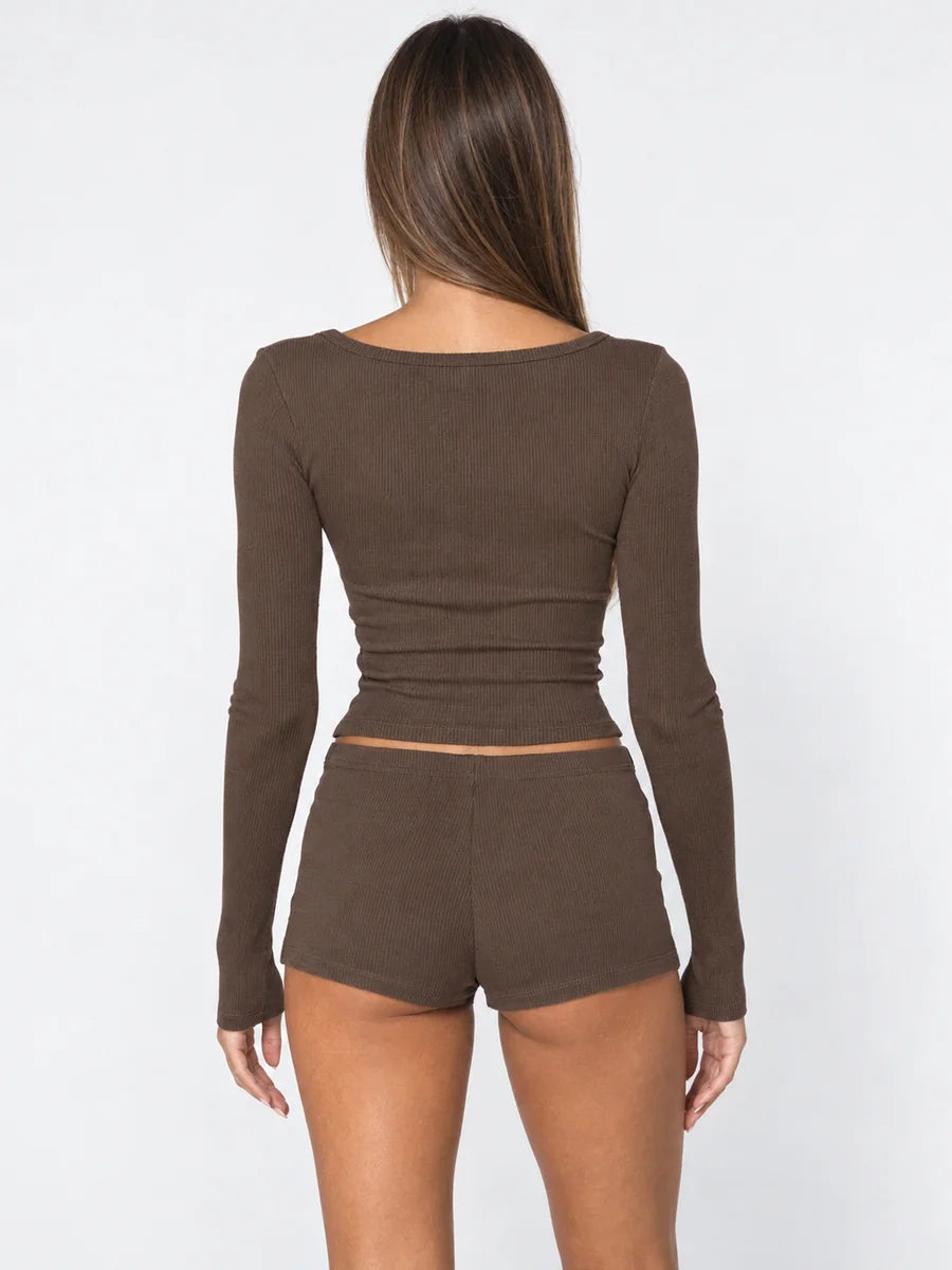 Conjunto de Pijama Acanalado con Top Henley y Short, color marrón