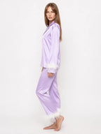 Conjunto de Pijama de Satén con Detalles de Plumas, color lila