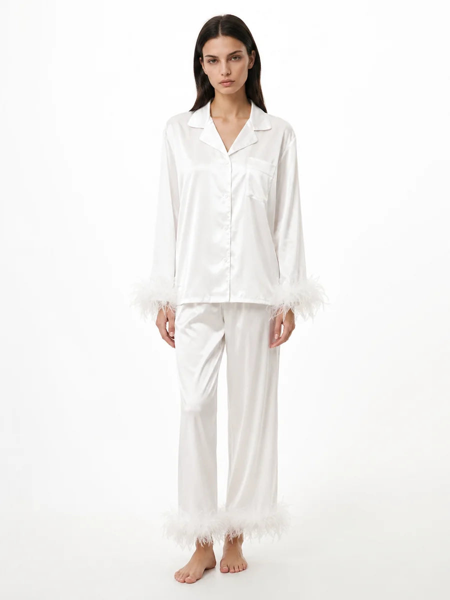 Conjunto de Pijama de Satén con Detalles de Plumas, color blanco