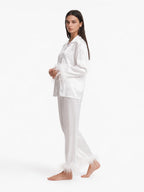 Conjunto de Pijama de Satén con Detalles de Plumas, color blanco