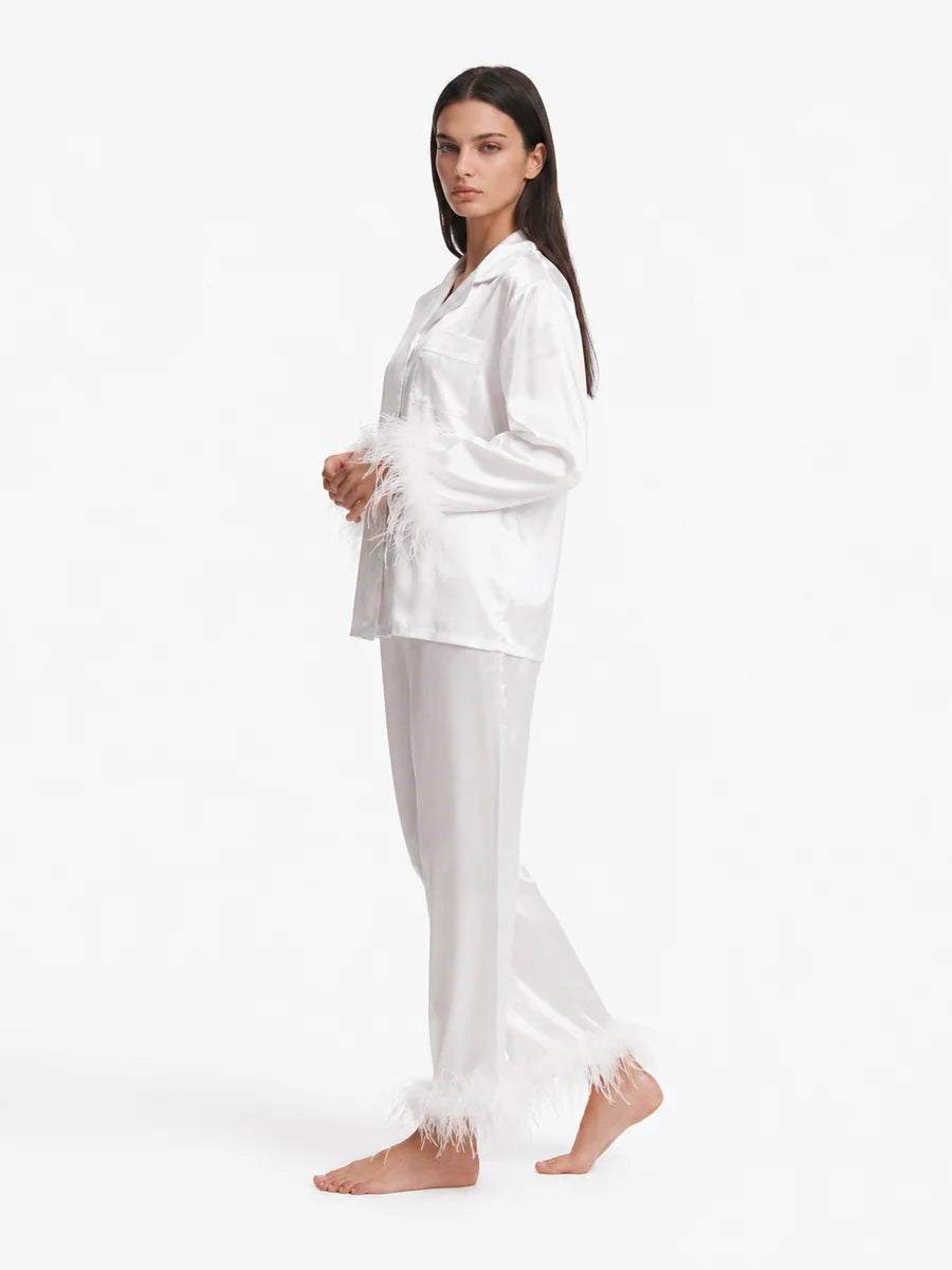 Conjunto de Pijama de Satén con Detalles de Plumas, color blanco