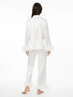 Conjunto de Pijama de Satén con Detalles de Plumas, color blanco