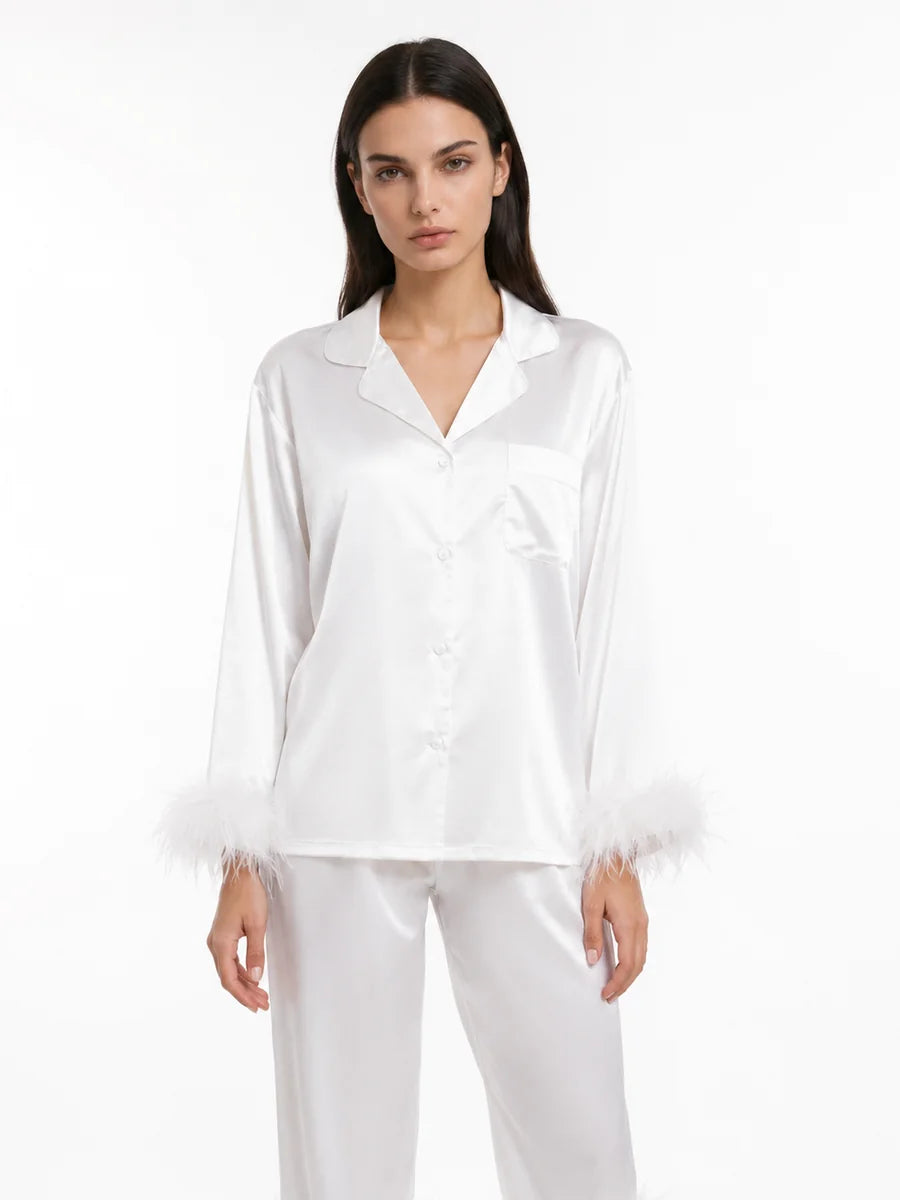 Conjunto de Pijama de Satén con Detalles de Plumas, color blanco