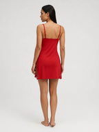 Camisón Ligero con Escote de Encaje y Abertura Lateral, color rojo apagado