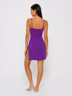 Camisón Ligero con Escote de Encaje y Abertura Lateral, color morado oscuro