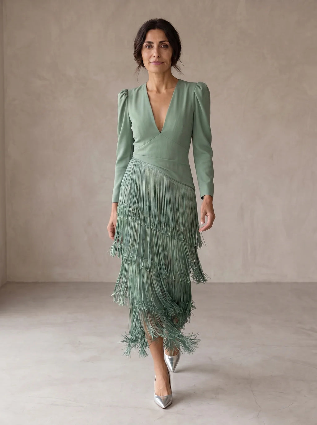 Dahlia | Vestido Elegante con Mangas de Flecos