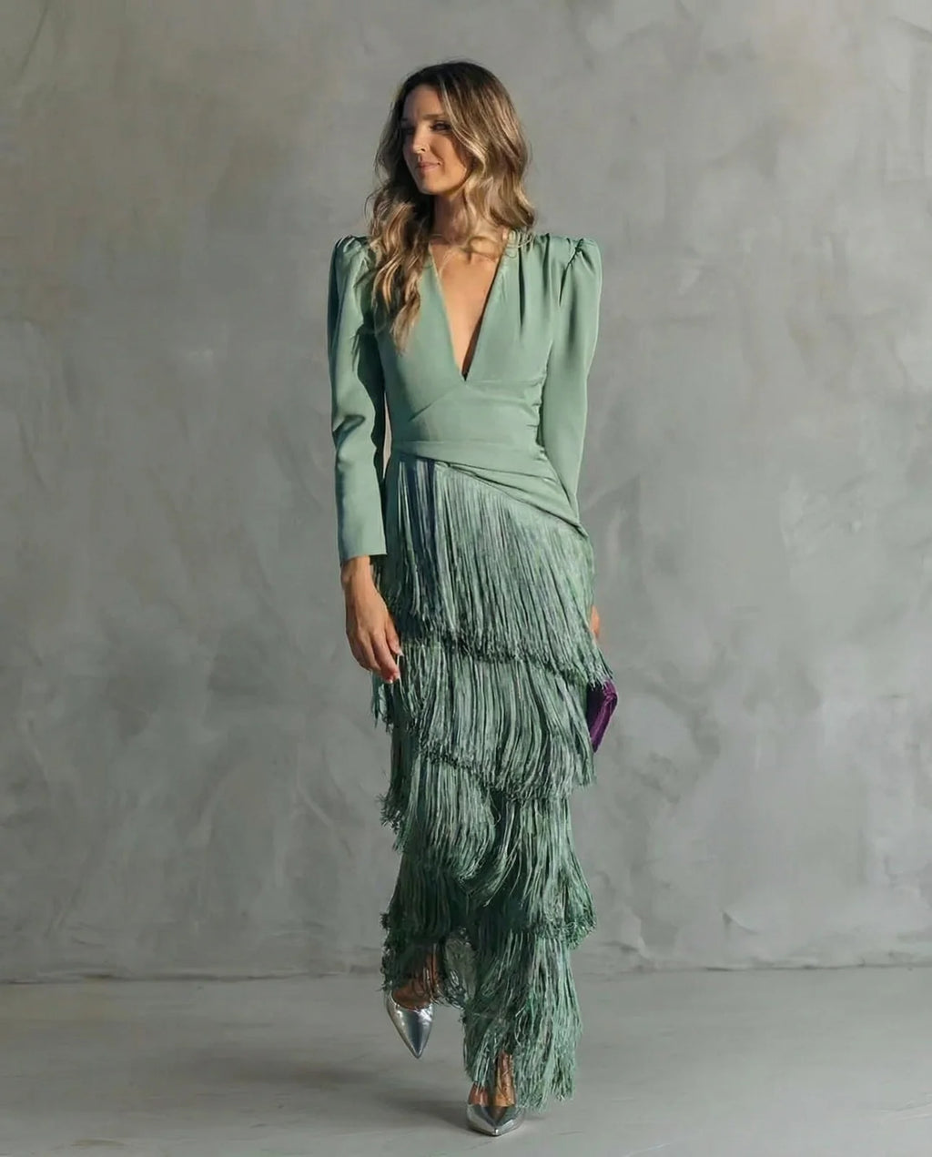 Dahlia | Vestido Elegante con Mangas de Flecos
