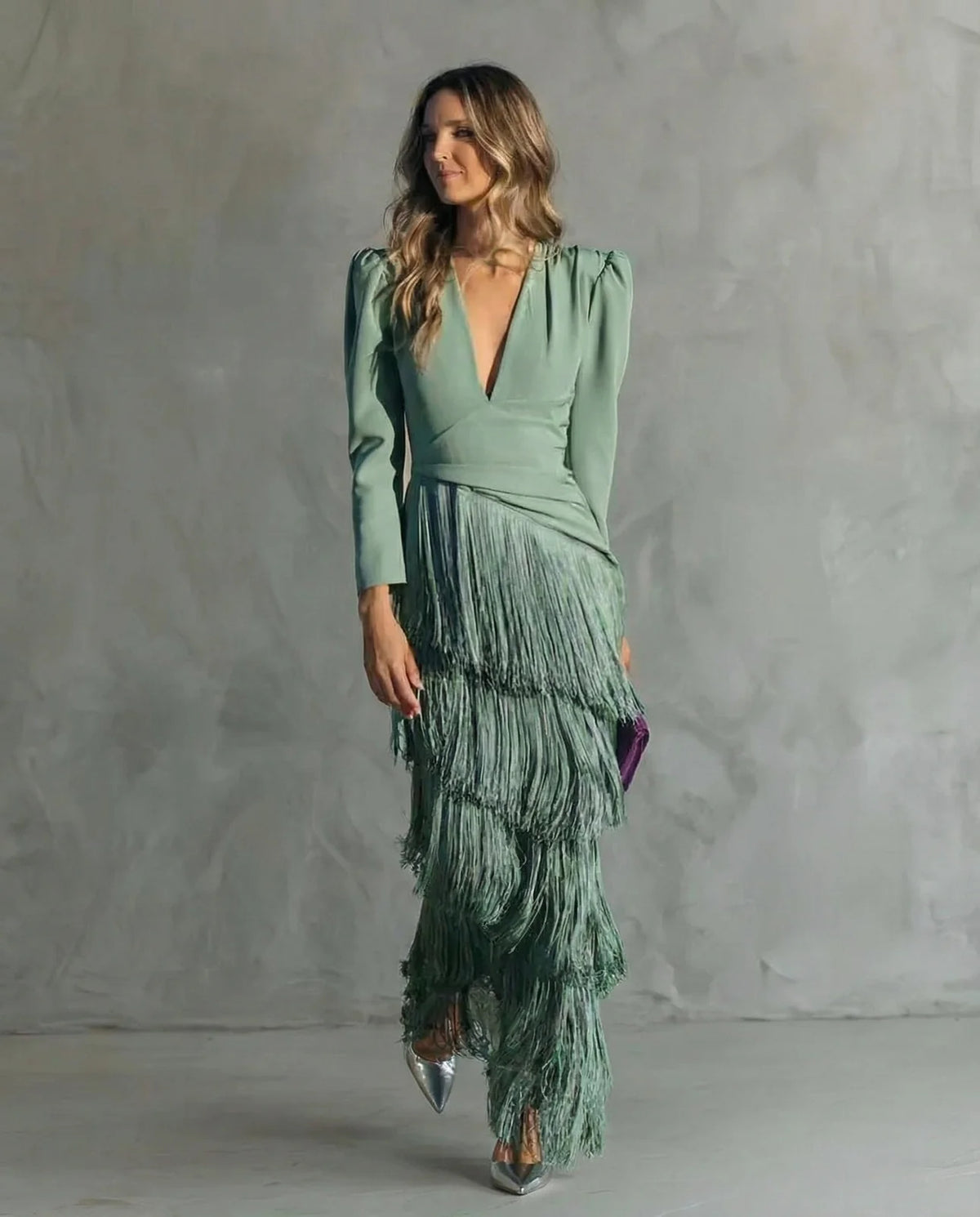Dahlia | Vestido Elegante con Mangas de Flecos