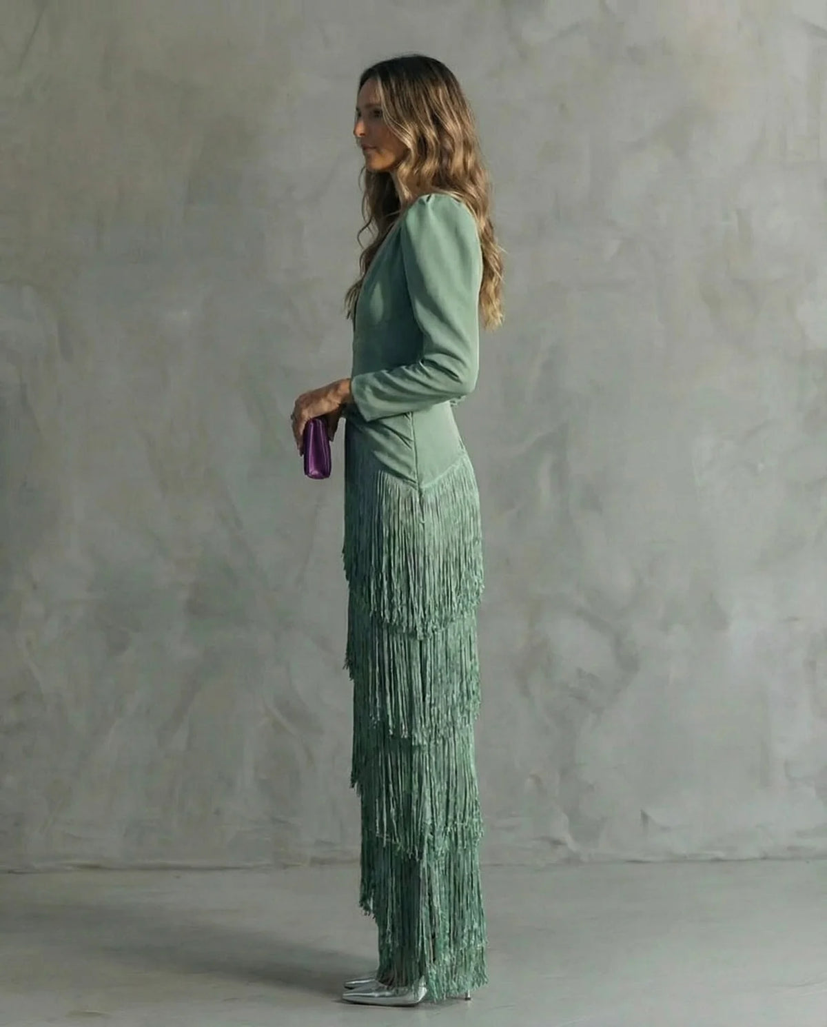 Dahlia | Vestido Elegante con Mangas de Flecos