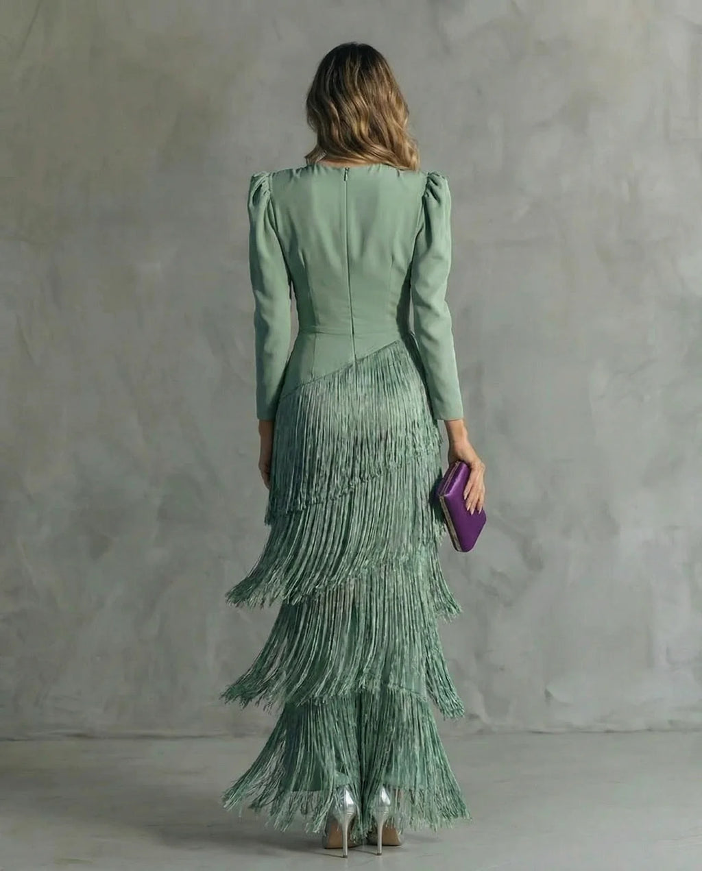 Dahlia | Vestido Elegante con Mangas de Flecos