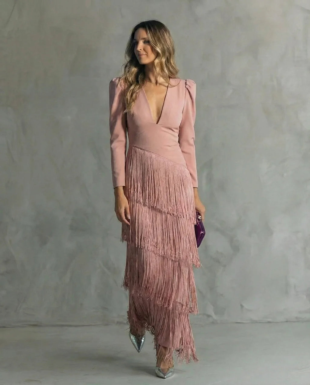 Dahlia | Vestido Elegante con Mangas de Flecos