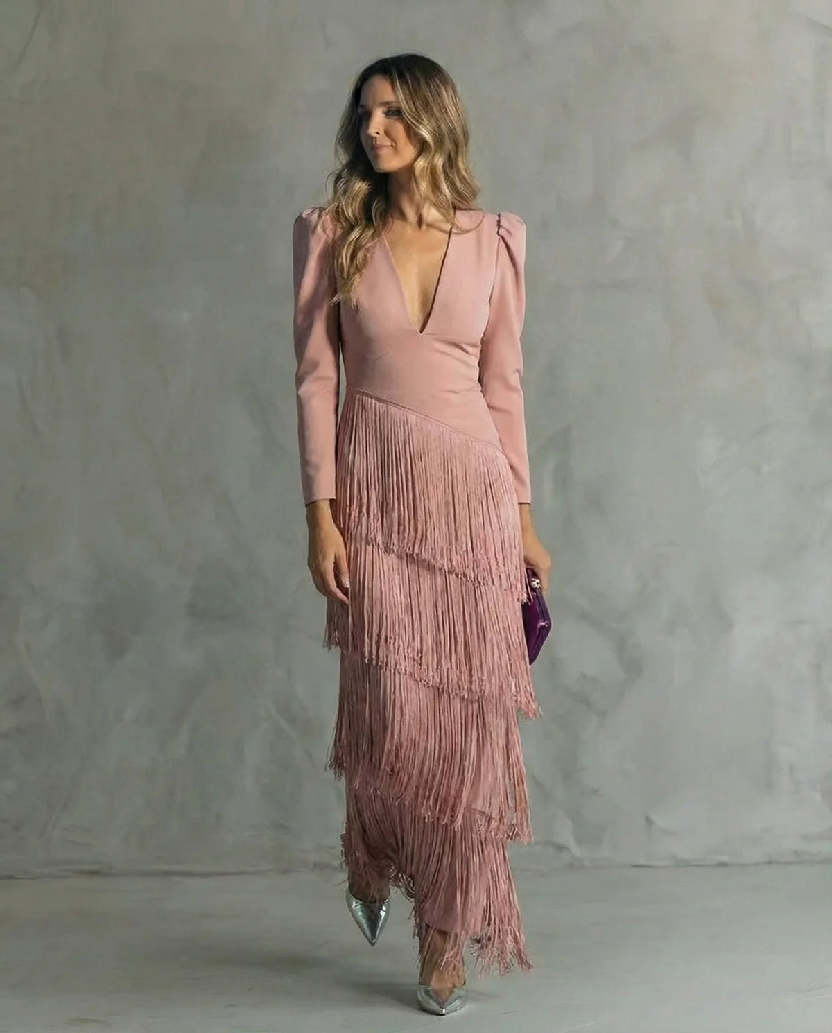 Dahlia | Vestido Elegante con Mangas de Flecos