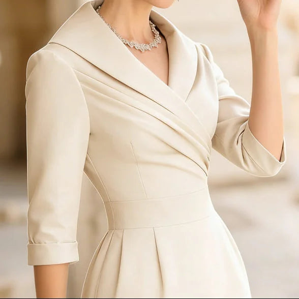 Lorena | Vestido Tubo con Cuello Solapa y Bolsillos