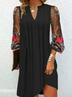 Priscila | Vestido Negro con Mangas Bordadas de Flores
