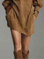 Vera | Vestido Corto de Ante con Cremallera y Cuello Alto