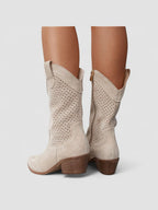 Estefanía | Botas Camperas con Detalles Calados