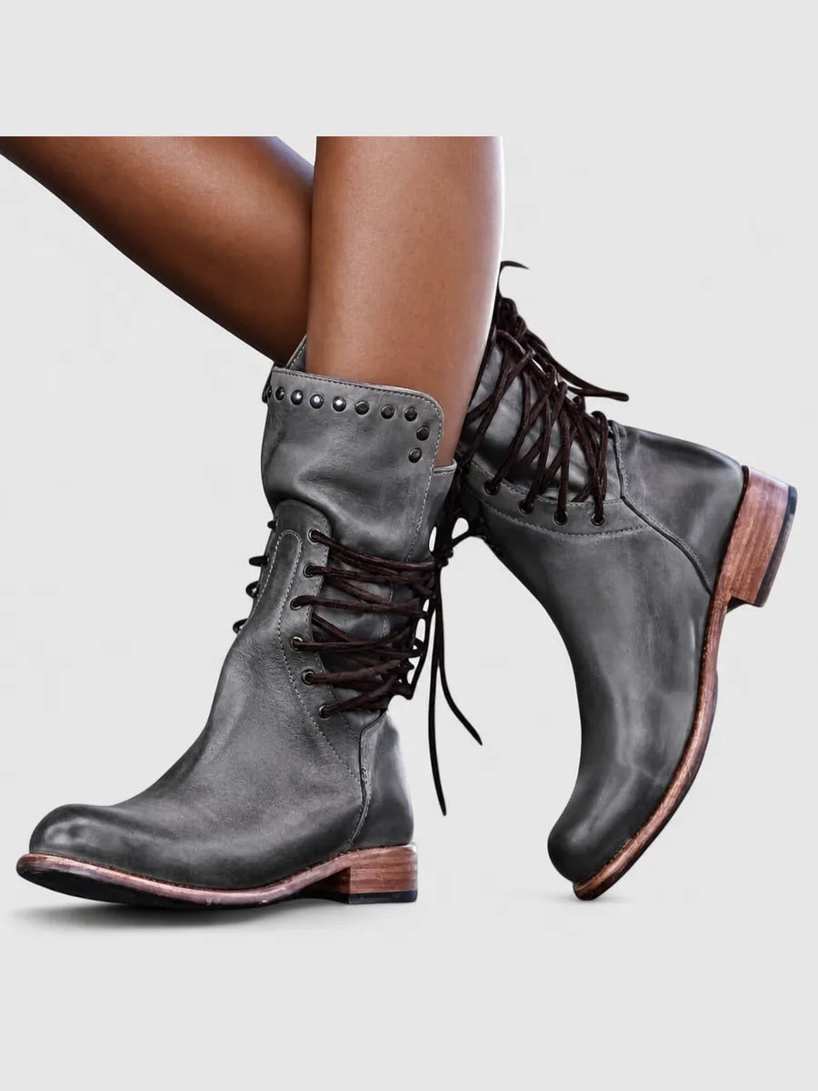 Úrsula | Botas Vintage con Cordones y Tachuelas